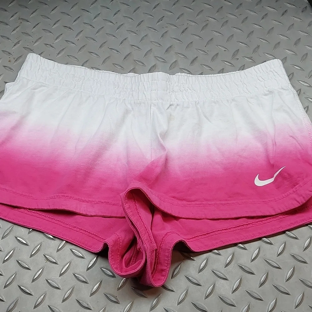 Nike Athletic bootie shorts size M Pink white hombre